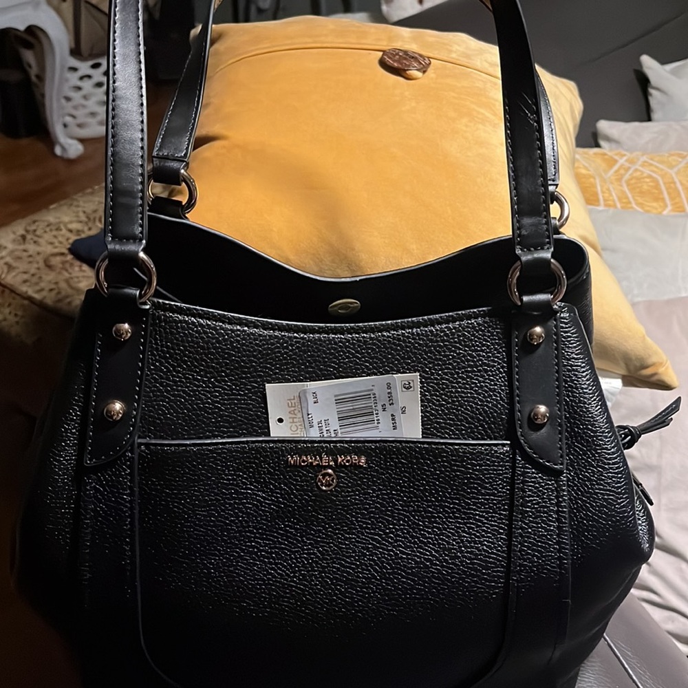 Michael Kors, (MOLLY)large black bag